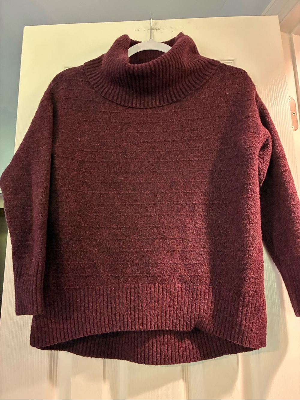 Old Navy Cozy Turtleneck Sweater in Deep Burgundy - Women